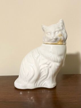 Vintage 1970s Avon White Cat Cologne Perfume Glass Bottle